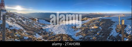 Panoramic from the summit of Tosa d'Alp on a winter afternoon (Cerdanya, Catalonia, Spain, Pyrenees) ESP: Panorámica desde la cumbre de la Tosa d'Alp Stock Photo