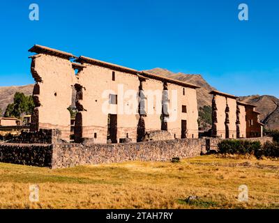 Amazing view of the central wall of the Temple of Wiracocha, Raqchi archaeological site, Cusco region, Peru Stock Photo