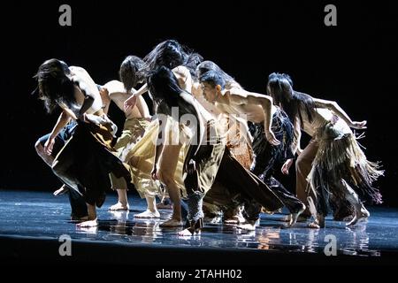 Cloud Gate Dance Theatre of Taiwan in performance of 'Lunar Halo' at Sadler's Wells, choreographed by Cheng Tsung-lung in collaboration with Sigur Rós, on 29 November 2023 © Chantal Guevara, all rights reserved Stock Photo