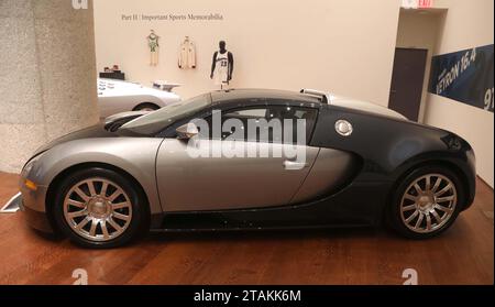 New York, New York, USA. 30th Nov, 2023. 2006 Bugatti Veyron 16.4 estimate $1.5 million - $1.75 million, seen during the RM Sotheby's Luxury Motor Car press preview at Sotheby's New York. (Credit Image: © Nancy Kaszerman/ZUMA Press Wire) EDITORIAL USAGE ONLY! Not for Commercial USAGE! Stock Photo