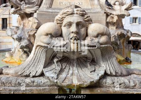 Fontaine du Panthéon (Piazza della Rotonda Fountain) Stock Photo