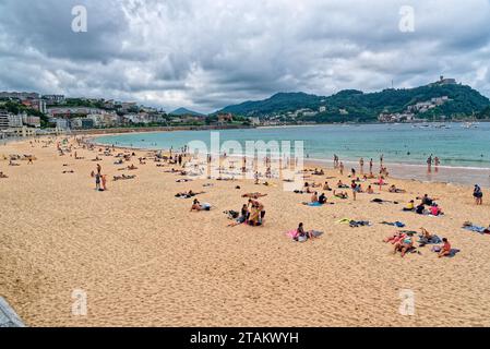 La plage de San sebastian dans le pays basque espagnol - San Sebastian beach in the Spanish Basque Country Stock Photo