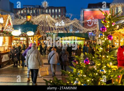 Pre-Christmas season, Christmas market in the city centre of Essen, Kennedyplatz, light decoration, NRW, Germany, Stock Photo