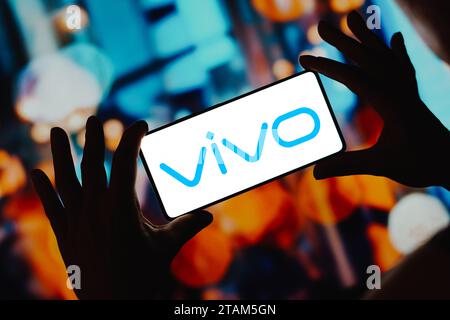 Vivo V25 5G first look: High resolution cameras on a colour changing  smartphone | Technology & Science News, Times Now