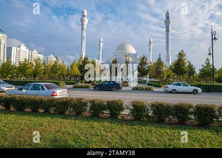 SHALI, RUSSIA - SEPTEMBER 29, 2021: Mosque of the Prophet Muhammad (Pride of Muslims Mosque) in the city landscape on a sunny September morning Stock Photo