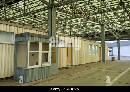 Passkontrollstelle, Gedenkstätte Deutsche Teilung, Marienborn, Sachsen-Anhalt, Deutschland *** Passport control point, German division memorial, Marienborn, Saxony-Anhalt, Germany Credit: Imago/Alamy Live News Stock Photo