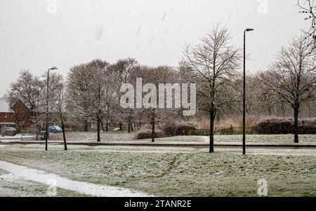 Dundee, Tayside, Scotland, UK. 2nd Dec, 2023. UK Weather: Ardler Village in Dundee, Scotland experienced significant snowfall as a result of a morning frost of -5°C. Credit: Dundee Photographics/17�Թ����� Live News Stock Photo
