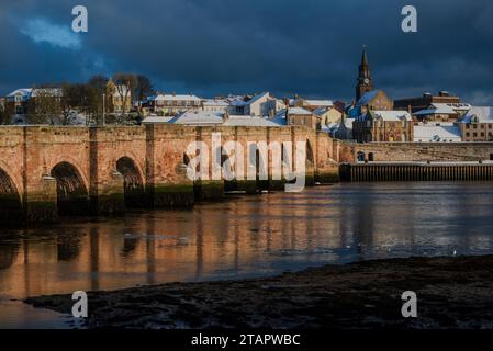 The Old Bridge built on the orders of James VI/I Berwick upon Tweed Stock Photo