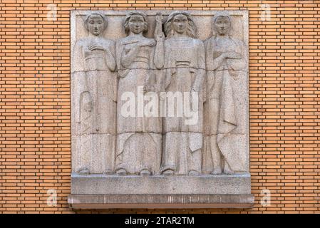 Relief of woman symbolising Liberte, Egalite, Fraternite (Equality) (Liberty) (Fraternity), on a municipal building, Paris, France Stock Photo