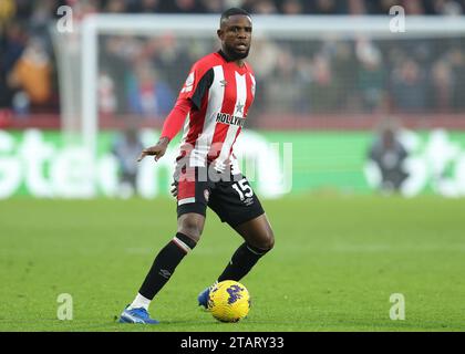 London, UK. 2nd Dec, 2023. Frank Onyeka of Brentford during the Premier League match at Gtech Community Stadium, London. Picture credit should read: Paul Terry/Sportimage Credit: Sportimage Ltd/Alamy Live News Stock Photo