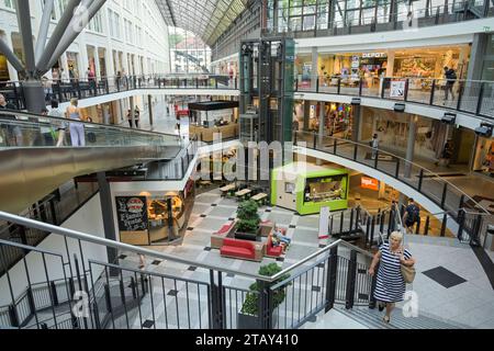 Einkaufszentrum Goethe Galerie, Jena, Thüringen, Deutschland *** Goethe Galerie shopping center, Jena, Thuringia, Germany Credit: Imago/Alamy Live News Stock Photo