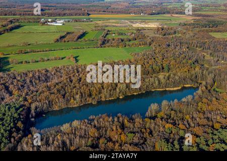 Luftbild, Naturschutzgebiet NSG Kirchheller Heide, Herbstwald Heidhofsee, umgeben von herbstlichen Laubbäumen, Kirchhellen-Nord-West, Bottrop, Ruhrgebiet, Nordrhein-Westfalen, Deutschland ACHTUNGxMINDESTHONORARx60xEURO *** Aerial view, nature reserve NSG Kirchheller Heide, autumn forest Heidhofsee, surrounded by autumnal deciduous trees, Kirchhellen North West, Bottrop, Ruhr area, North Rhine-Westphalia, Germany ATTENTIONxMINDESTHONORARx60xEURO Credit: Imago/Alamy Live News Stock Photo