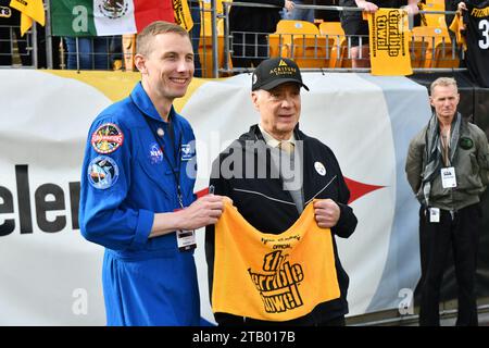 Pittsburgh, Pennsylvania, USA. 3rd Dec, 2023. December 3rd, 2023 NASA astronaut and Pittsburgh native Warren ""˜Woody' Hoburg with Pittsburgh Steelers owner, Art Rooney II holding a terrible towel that's been in space during pregame at Arizona Cardinals vs. Pittsburgh Steelers in Pittsburgh, PA. Jake Mysliwczyk/AMG Media (Credit Image: © Jake Mysliwczyk/BMR via ZUMA Press Wire) EDITORIAL USAGE ONLY! Not for Commercial USAGE! Stock Photo