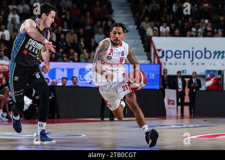 Varese, Italy. 03rd Dec, 2023. Olivier Hanlan #21 of Pallacanestro Varese OpenJobMetis (R) seen in action with Andrea Pecchia #6 of Vanoli Basket Cremona (L) during LBA Lega Basket A 2023/24 Regular Season game between Pallacanestro Varese OpenJobMetis and Vanoli Basket Cremona at Itelyum Arena. FINAL SCORE Varese 68 | 75 Cremona Credit: SOPA Images Limited/Alamy Live News Stock Photo