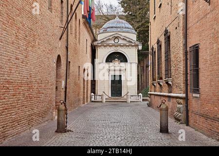 Ravenna, Emilia Romagna, Italy: the ancient tomb of Dante Alighieri, the famous Italian poet and writer Stock Photo