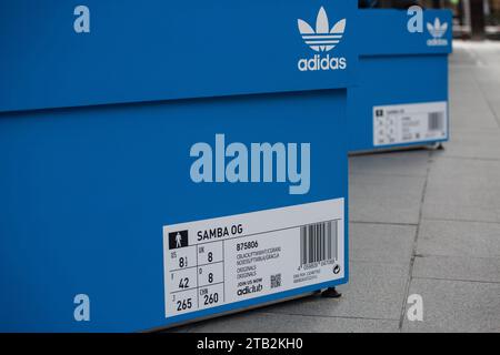 adidas gazelle silver green womens adidas Box Hog 3 Boxing Shoes White/Gold / 7.5