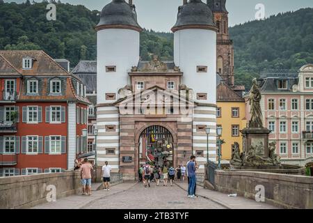 Brückentor Alte Brücke, Heidelberg, Baden-Württemberg, Deutschland Stock Photo