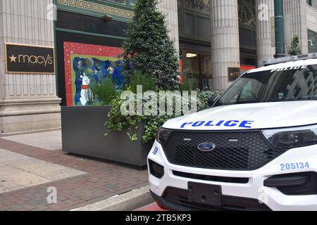Philadelphia, United States. 04th Dec, 2023. Police seen stationed outside of Macy's. Man allegedly shoplifts and stabs two security guards At Macy's In Philadelphia. Philadelphia police say a man that attempted to steal merchandise at Macy's Monday morning returned to the store and stabbed two security guards, killing one and injuring the other. Credit: SOPA Images Limited/Alamy Live News Stock Photo