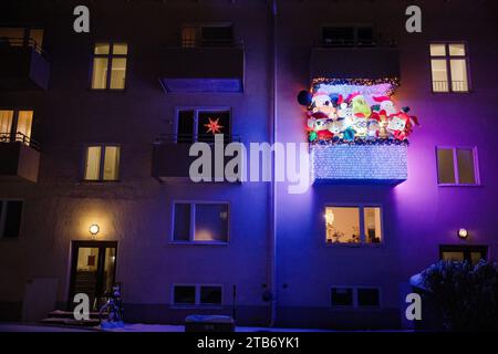 Stockholm, Sweden. 04th Dec, 2023. Christmas decorations on a balcony on an apartment building in Bromma, Stockholm, Sweden, on December 4, 2023.Photo: Caisa Rasmussen/TT/code 12150 Credit: TT News Agency/Alamy Live News Stock Photo