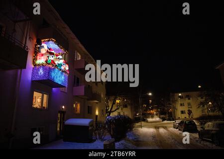 Stockholm, Sweden. 04th Dec, 2023. Christmas decorations on a balcony on an apartment building in Bromma, Stockholm, Sweden, on December 4, 2023.Photo: Caisa Rasmussen/TT/code 12150 Credit: TT News Agency/Alamy Live News Stock Photo