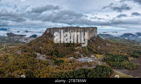 A drone view of the Pietra di Bismantova mesa and mountain landscape near Castelnovo 'ne Monti Stock Photo