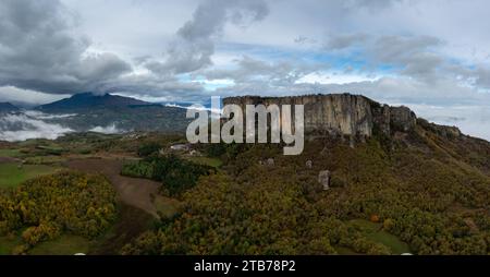 A drone view of the Pietra di Bismantova mesa and mountain landscape near Castelnovo 'ne Monti Stock Photo