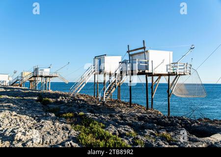 Saint-Palais-sur-Mer (central-western France): wooden fishing pontoons on stilts along the coastal area “cote de Beaute”, at the mouth of the Gironde Stock Photo