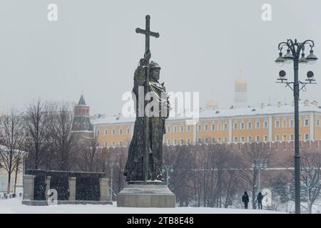 December 21, 2021. Moscow, Russia: Monument to Vladimir the Baptist during a snowfall in winter in Moscow. Stock Photo