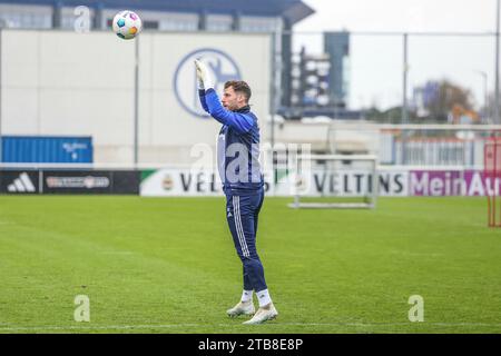 Gelsenkirchen, Deutschland. 05th Dec, 2023. 05.12.2023, Fussball, Saison 2023/2024, 2. Bundesliga, Training FC Schalke 04, Marius Müller (FC Schalke 04) Foto: Tim Rehbein/RHR-FOTO/dpa/Alamy Live News Stock Photo