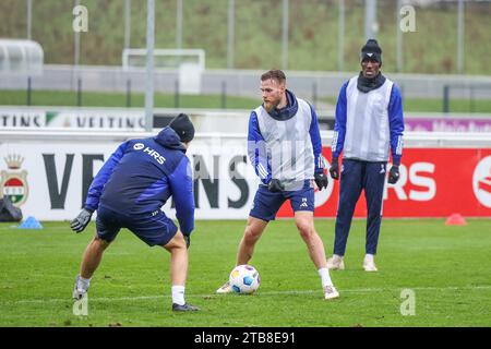 Gelsenkirchen, Deutschland. 05th Dec, 2023. 05.12.2023, Fussball, Saison 2023/2024, 2. Bundesliga, Training FC Schalke 04, Tomas Kalas (FC Schalke 04) Foto: Tim Rehbein/RHR-FOTO/dpa/Alamy Live News Stock Photo