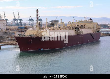 LNG tanker carrier 'Milaha Ras Laffan' (former Maersk Ras Laffan), PRONAV LNG (liquefied natural gas transport), Barcelona Enagas LNG export terminal Stock Photo