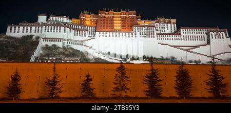 Potala Palace in Lhasa; Lhasa, Tibet Stock Photo