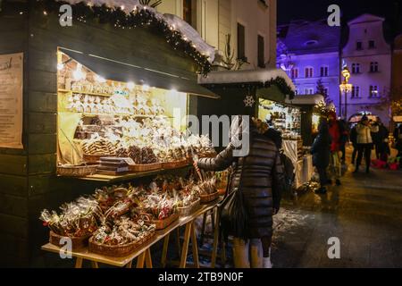 Gliwice, Poland. 5th Dec, 2023. Christmas market at the main square in Gliwice, Poland on December 5, 2023. (Credit Image: © Beata Zawrzel/ZUMA Press Wire) EDITORIAL USAGE ONLY! Not for Commercial USAGE! Credit: ZUMA Press, Inc./Alamy Live News Stock Photo