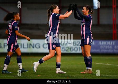 Dulwich Hamlet women footballers Luna Alves Etienne, Summer Roberts, and Phoebe Read Stock Photo