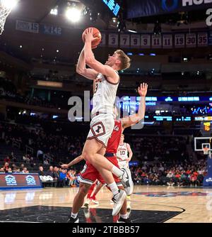 Illinois Forward Marcus Domask (3) Drives Against Tennessee Guard ...