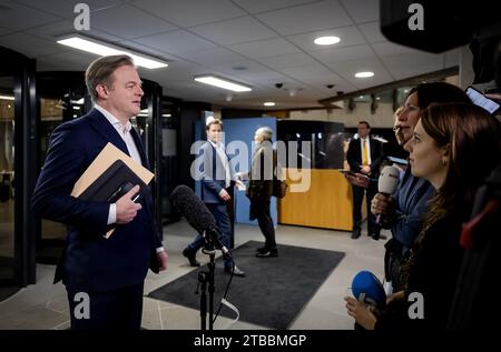 THE HAGUE - Party leader Pieter Omtzigt of the New Social Contract (NSC) arrives for a conversation with party leader Dilan Yesilgoz of the VVD. Today Omtzigt will discuss separately with both Yesilgoz and party leader Geert Wilders of the PVV. ANP ROBIN VAN LONKHUIJSEN netherlands out - belgium out Stock Photo