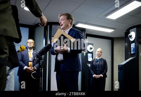 THE HAGUE - Party leader Pieter Omtzigt of the New Social Contract (NSC) after a conversation with party leader Dilan Yesilgoz of the VVD. Today Omtzigt will discuss separately with both Yesilgoz and party leader Geert Wilders of the PVV. ANP ROBIN VAN LONKHUIJSEN netherlands out - belgium out Stock Photo