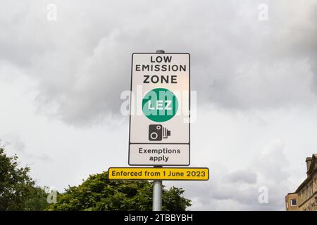 LEZ sign or Low Emission Zone in Glasgow City Center Stock Photo