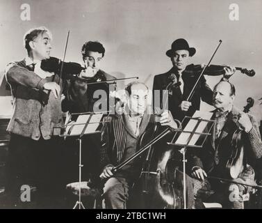 The Ladykillers (Rank, 1955). Starring Alec Guinness, Herbert Lom, Peter Sellers, Cecil Parker, and Danny Green. Ealing Studios Stock Photo