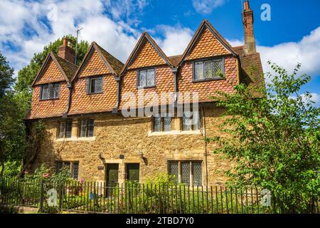 Rose Cottage on Christ Church Meadow in Oxford City Centre, Oxfordshire, England, UK Stock Photo