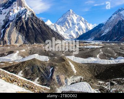 Fascinating view of the K2 Summit, 8,611 m above sea level, the second highest mountain on the earth situated in the Gilgit Baltistan region, Pakistan Stock Photo