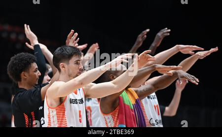 Chemnitz, Germany. 06th Dec, 2023. Basketball: Europe Cup, Niners Chemnitz - Pallacanestro Varese, Intermediate Round, Group L, Matchday 1, Chemnitz Arena. The Niners are happy about their victory. Credit: Hendrik Schmidt/dpa/Alamy Live News Stock Photo
