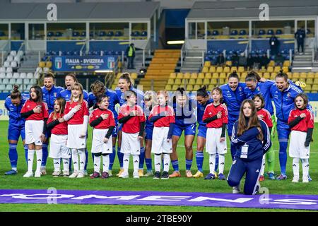 Parma, Italy. 05th Dec, 2023. Players of Italy during the national anthem prior to UEFA Womens Nations League football match between Italy and Switzerland at Stadio Ennio Tardini in Parma, Italy. (Foto: Daniela Porcelli/Sports Press Photo/C - ONE HOUR DEADLINE - ONLY ACTIVATE FTP IF IMAGES LESS THAN ONE HOUR OLD - Alamy) Credit: SPP Sport Press Photo. /Alamy Live News Stock Photo