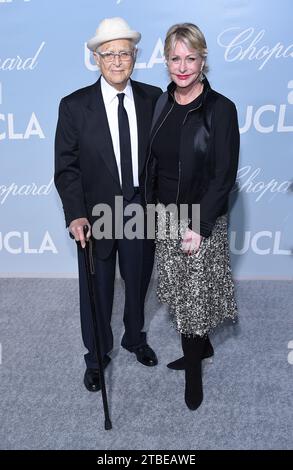 Los Angeles, USA. 06th Dec, 2023. TV sitcom and movie producer extraordinaire Norman Lear, 101, died at his home in Los Angeles, California on Decemebr 6, 2023. -------------------------------------------------- Norman Lear arriving to the Hollywood for Science Gala at a Private Residence on February 21, 2019 in Los Angeles, CA. © O'Connor/AFF-USA.com Credit: AFF/Alamy Live News Stock Photo