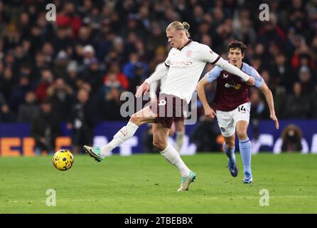 Birmingham, UK. 6th Dec, 2023. Erling Haland of Manchester City in action during the Premier League match at Villa Park, Birmingham. Picture credit should read: Cameron Smith/Sportimage Credit: Sportimage Ltd/Alamy Live News Stock Photo