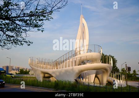 A sailboat sculpture and observatory sits at the south end of Mapo Bridge near Yeouido Hangang Park. Stock Photo
