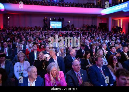 Tuscaloosa, Alabama, USA. 6th Dec, 2023. Spectators are seen here ahead of the fourth GOP presidential debate on the University of Alabama campus in Tuscaloosa, Alabama. (Credit Image: © Michael Palmer/ZUMA Press Wire) EDITORIAL USAGE ONLY! Not for Commercial USAGE! Stock Photo