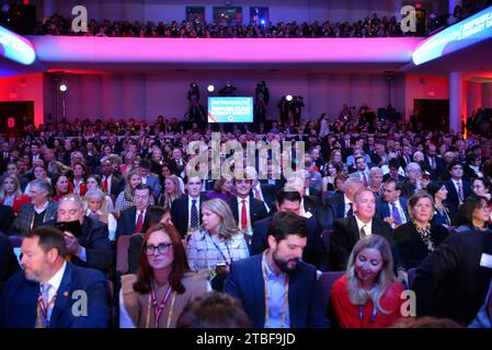 Tuscaloosa, Alabama, USA. 6th Dec, 2023. Spectators are seen here ahead of the fourth GOP presidential debate on the University of Alabama campus in Tuscaloosa, Alabama. (Credit Image: © Michael Palmer/ZUMA Press Wire) EDITORIAL USAGE ONLY! Not for Commercial USAGE! Stock Photo