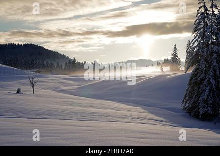 Reit Im Winkl, Germany. 07th Dec, 2023. View of the Winklmoos-Alm at sunrise. The ski area at around 1200 meters starts skiing on 09.12.2023. Credit: Uwe Lein/dpa/Alamy Live News Stock Photo