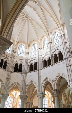 Vezelay, France - July 20, 2023: Interior of landmark Saint Mary Magdalene basilica built in burgundian romanesque architectural style. Stock Photo